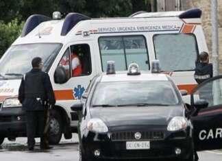 Incidente lungo la via Domitiana: 4 auto coinvolte, un morto