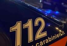 Casoria, non si ferma all’alt dei Carabinieri e si schianta contro il guard rail: alla guida un 17enne
