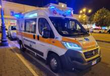 Intervento del 118 alla stazione di Salerno: uomo ferito e in stato confusionale Ambulanza 118 stazione salerno