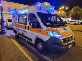 Intervento del 118 alla stazione di Salerno: uomo ferito e in stato confusionale Ambulanza 118 stazione salerno