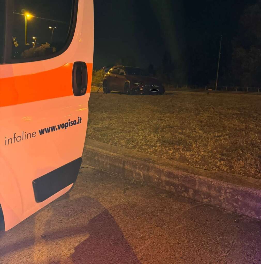 Auto si ribalta, Pontecagnano