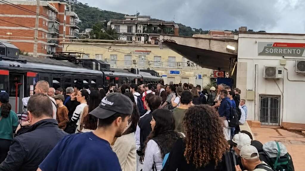 Caos turisti, circumvesuviana