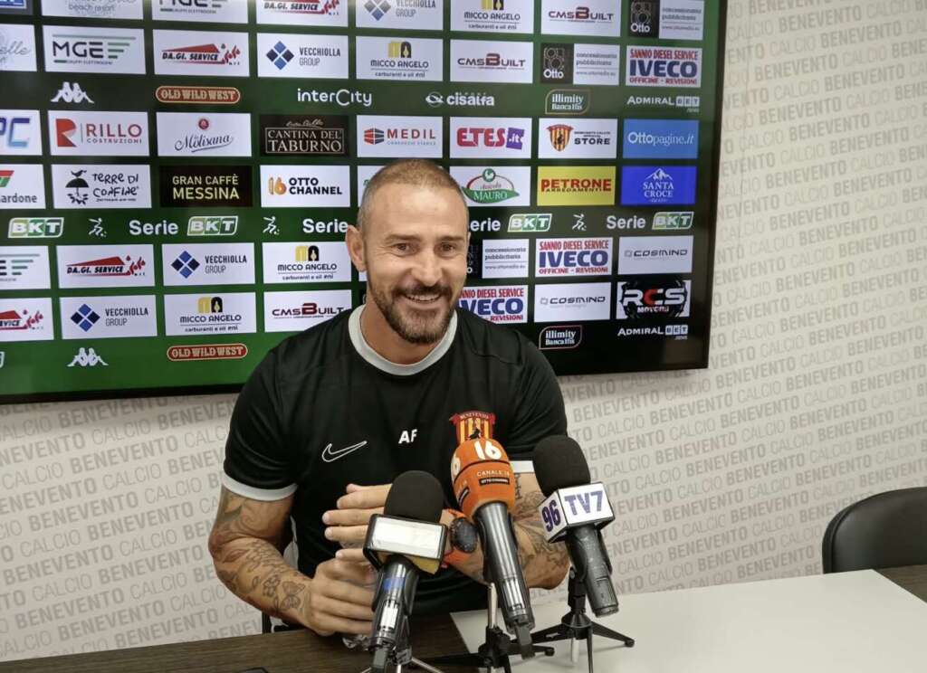 Floro Flores, conferenza stampa pre Benevento-Sud Tirol
