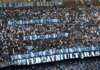 Napoli-Como, lo striscione della Curva B all’ingresso in campo degli azzurri