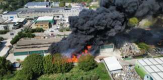 Incendio ad Airola, in corso intervento dell’Arpa Campania