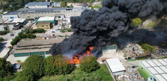 Incendio ad Airola, nuovi dati Arpac sul monitoraggio dell’aria Incendio Airola