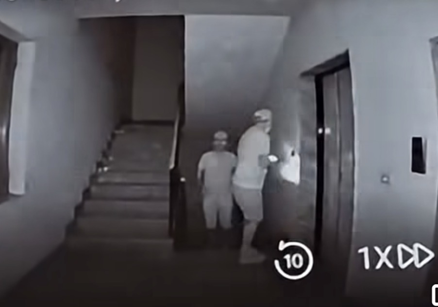 mariconda tentato furto in un8217abitazione il video sui social fa scattare l8217allarme tra i residenti da Anteprima24.it mariconda tentato furto in un8217abitazione il video sui social fa scattare l8217allarme tra i residenti