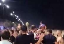 Maxi rissa in spiaggia la notte di Ferragosto a Mondragone, video virale rissa castelvolturno