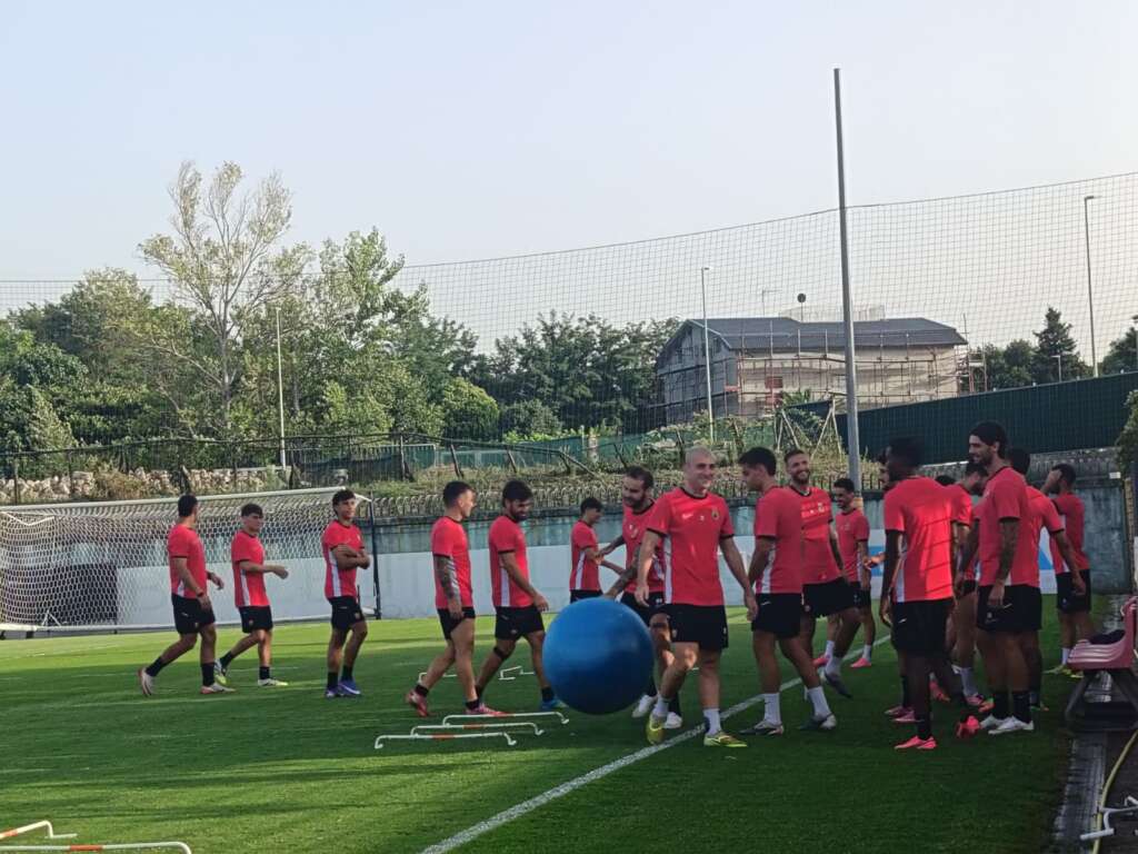 Benevento, seduta a porte aperte