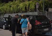 Bloccato tassista abusivo: patente sospesa e veicolo sequestrato Tassista abusivo fermato a Salerno