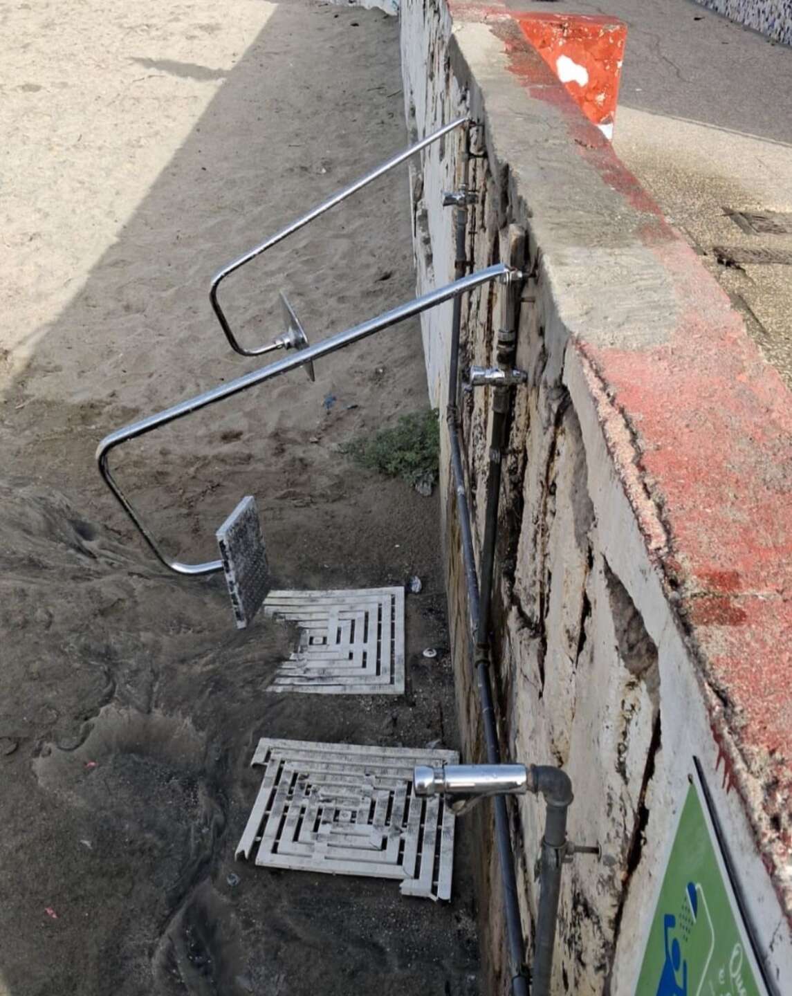 spiaggia balnea ancora un atto di vandalismo da Anteprima24.it spiaggia balnea ancora un atto di vandalismo