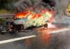 VIDEO-FOTO/ Paura in autostrada, rogo improvviso su un’auto in transito