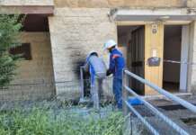 Cabina elettrica in fiamme, poi un boato: paura in contrada Capodimonte