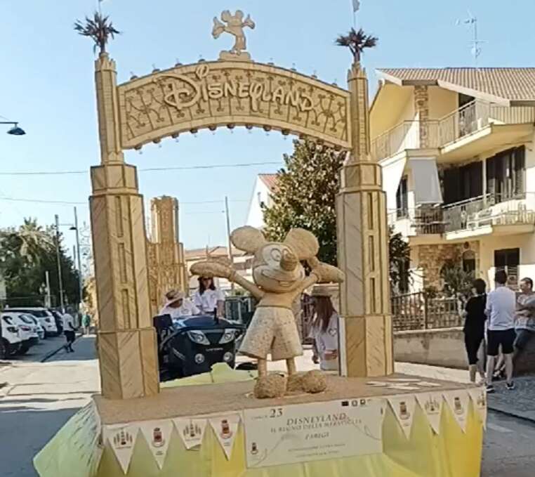 video tornano i carri di grano l8217abbraccio di foglianise all8217europa da Anteprima24.it video tornano i carri di grano l8217abbraccio di foglianise all8217europa