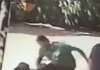 Clochard picchiato e ucciso in piazza, il video shock virale sui social
