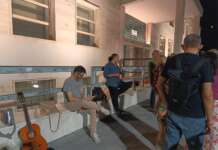 Morte di Guccini, il tributo in Piazza Risorgimento