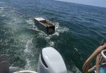 Frigo in acqua recuperato dallo Spazzamare di Salerno Pulita Salerno pulita, recuperato frigorifero in mare