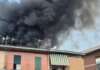 Soccavo, vasto incendio lambisce le case