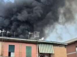 Soccavo, vasto incendio lambisce le case