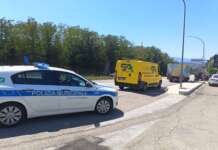 FOTO/ Benevento, moto finisce sull’asfalto: 61enne trasportata in ospedale