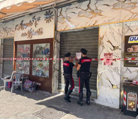 Carabinieri chiudono il bar multi-servizi per i familiari dei detenuti del carcere di Poggioreale