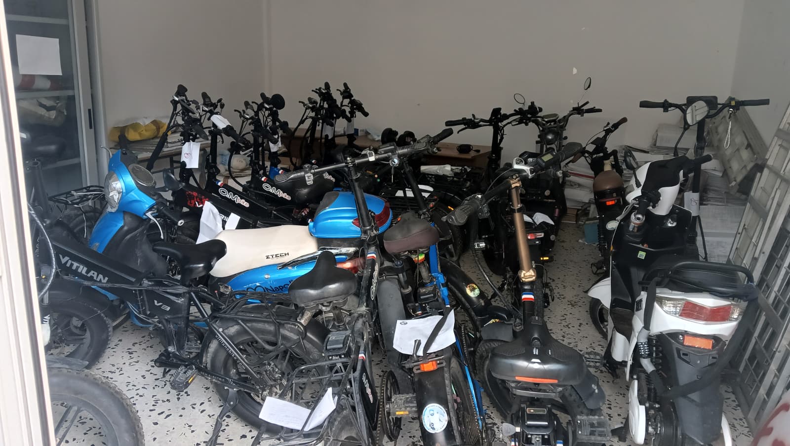 maxi operazione della polizia municipale di battipaglia sequestrate 30 e bike truccate da Anteprima24.it maxi operazione della polizia municipale di battipaglia sequestrate 30 e bike truccate