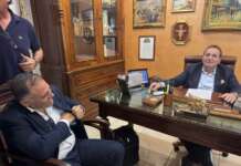 Atrani tra tormentoni e tormenti giudiziari: la ‘guerra’ con Borrelli arriva in tribunale