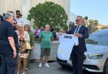 VIDEO/ L’addio a Luca Esposito, è l’ora di far prevalere il silenzio