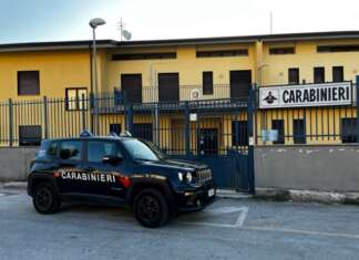 Entrano in un’abitazione e ci stabiliscono il domicilio: denunciati in due