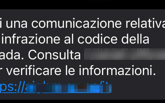 “Hai una multa da pagare”: se ricevi questo SMS non cliccare, è una trappola