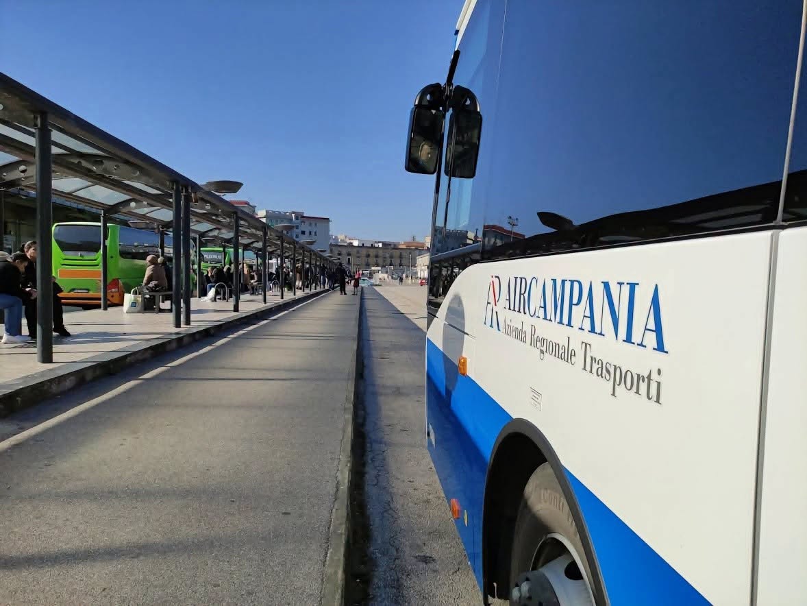 scuole al via pi249 autobus e collegamenti rafforzati il piano di air campania da Anteprima24.it scuole al via pi249 autobus e collegamenti rafforzati il piano di air campania