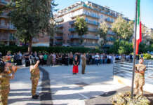 A Caserta l’Esercito e studenti insieme per l’alzabandiera Alzabandiera Caserta con studenti