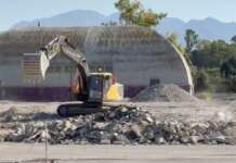 Nuovo campo Volpe, ruspe al lavoro: avanti con le demolizioni