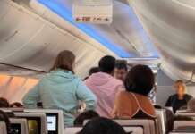 Caos sul volo Dubai-Napoli: passeggero scende dall’aereo e blocca la partenza per ore
