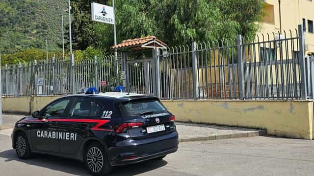 lite tra condomini arrivano i carabinieri e scoprono 9 fucili da Anteprima24.it lite tra condomini arrivano i carabinieri e scoprono 9 fucili