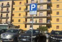 Strisce blu, arriva il rincaro per parcheggiare, ma il posto non si trova