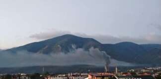 Airola, nuovo incendio nell’ex Ecofalzarano: le fiamme ripartono nel capannone di via Carracciano Incendio airola ripartito