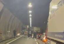 Schiacciato tra i tir nel buio della galleria: Dario muore a 50 anni