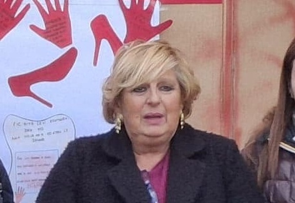 in pensione da pochi giorni docente muore durante festa patronale da Anteprima24.it in pensione da pochi giorni docente muore durante festa patronale