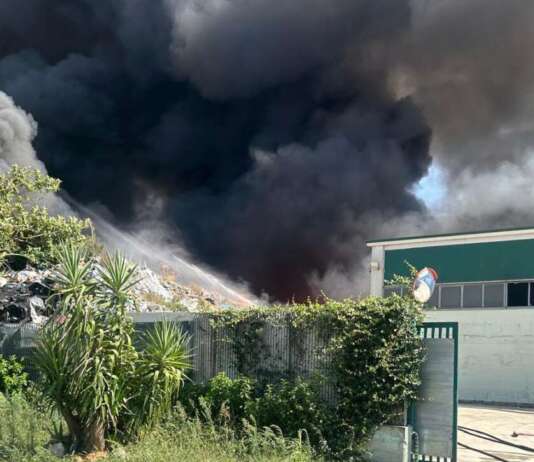 Incendio di Airola, ecco i primi risultati del monitoraggio delle diossine Rogo Airola
