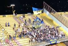 Benevento-Verona, cori discriminatori dei tifosi scaligeri al Vigorito: il pubblico sannita li fischia Tifosi Verona