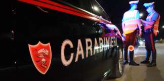 Giovane di 21 anni accoltellato alla schiena a Napoli Carabinieri