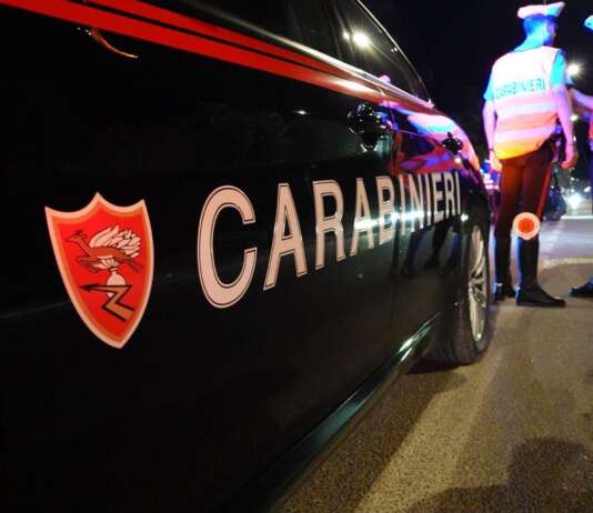 Perseguita e aggredisce l’anziano padre della compagna: fermato Carabinieri