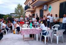 Ercolano, la sindaca Garzia in mezzo alla gente di via Casacampora per annunciare i lavori delle fognature