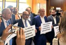 L’opposizione regionale mostra gli artigli: blitz negli uffici del presidente Manfredi