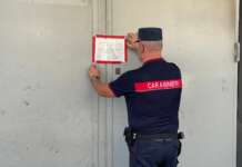 L’officina era piena di rifiuti speciali: arrestato il titolare e attività sequestrata