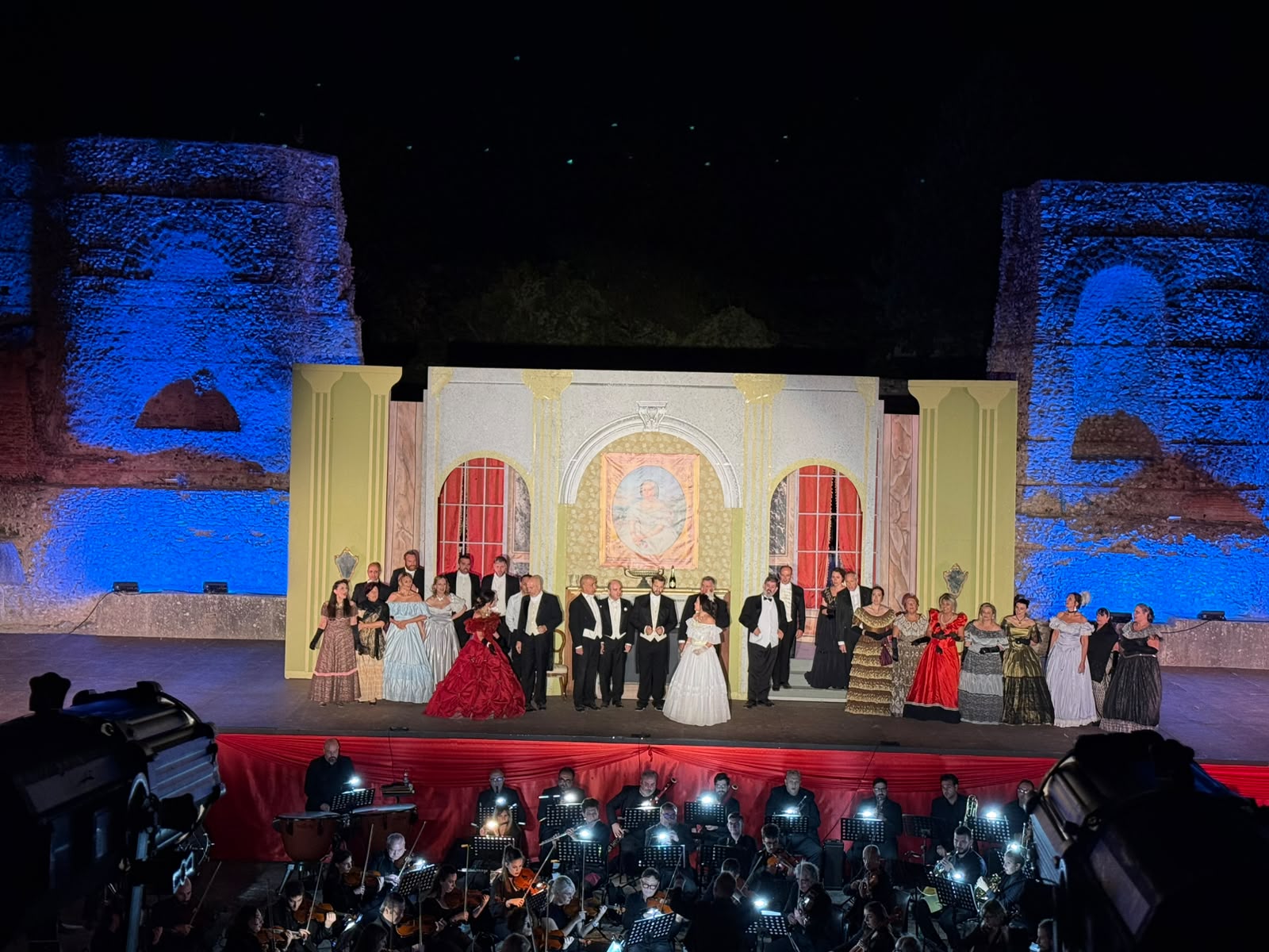 foto la traviata incanta il teatro romano verdi rivive nella notte tra musica e storia da Anteprima24.it foto la traviata incanta il teatro romano verdi rivive nella notte tra musica e storia