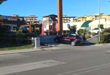 Allarme bomba in via Vetrone, la conferma degli artificieri: è un ordigno