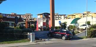 Allarme bomba in via Vetrone, la conferma degli artificieri: è un ordigno