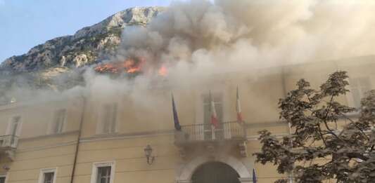 Il cuore della città e quello della Dormiente: il Sannio è terra che brucia